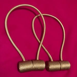 16”Long Magnetic Curtain TieBack (new)
